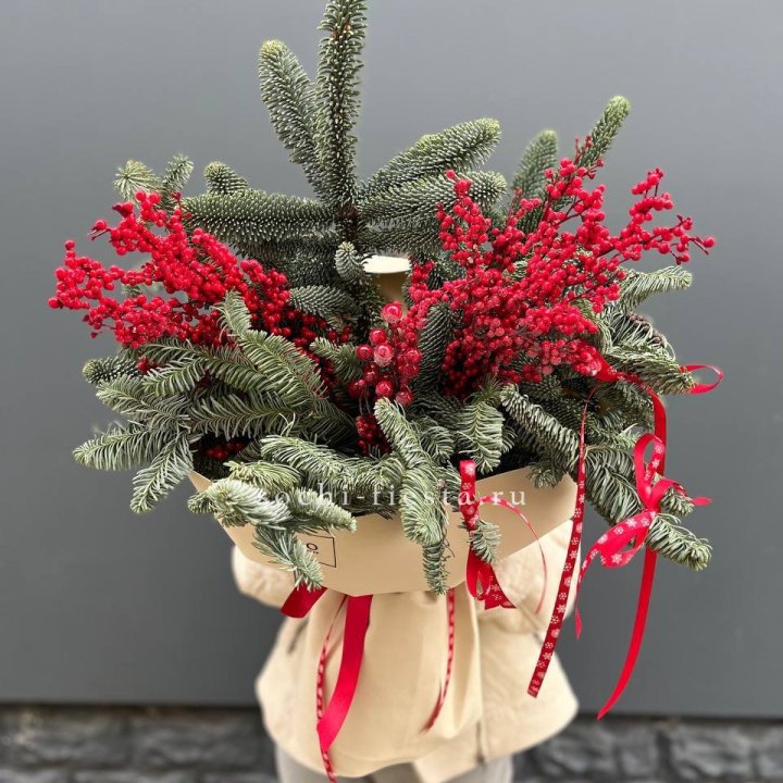 Букет нобилиса и ягод в Сириусе