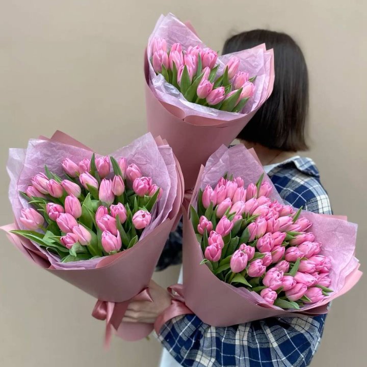 Букет розовых тюльпанов в Сириусе