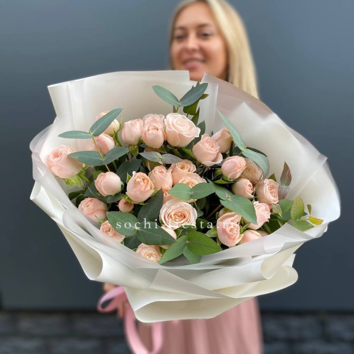 Букет кустовых роз "FRESH" в Сириусе