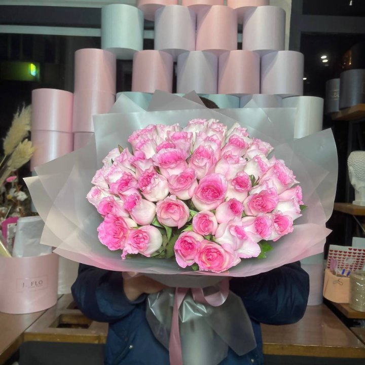  51 розовых роз в Сириусе