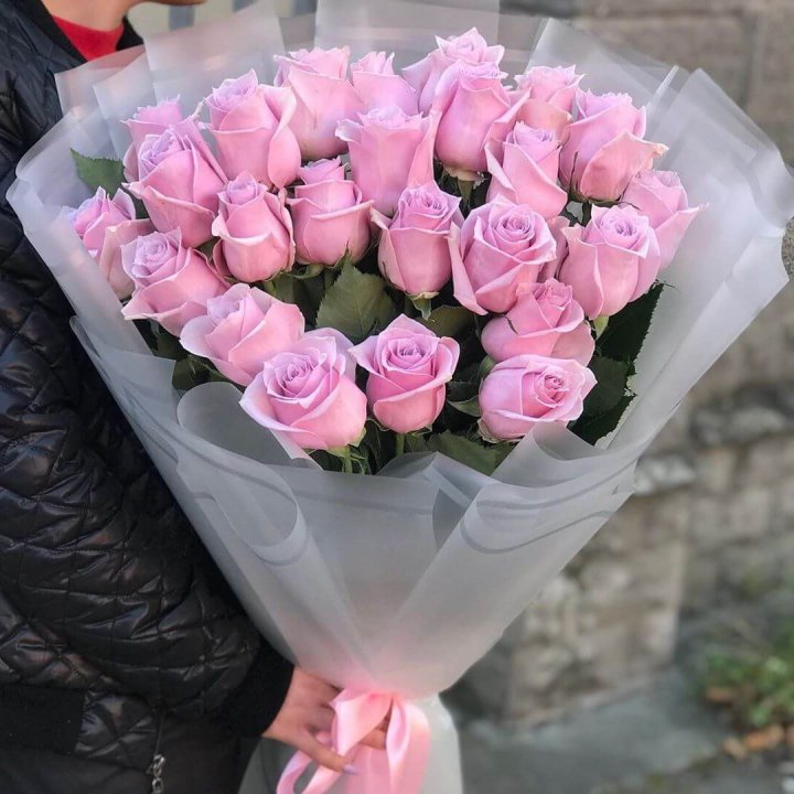 25 высоких розовых роз в Сириусе