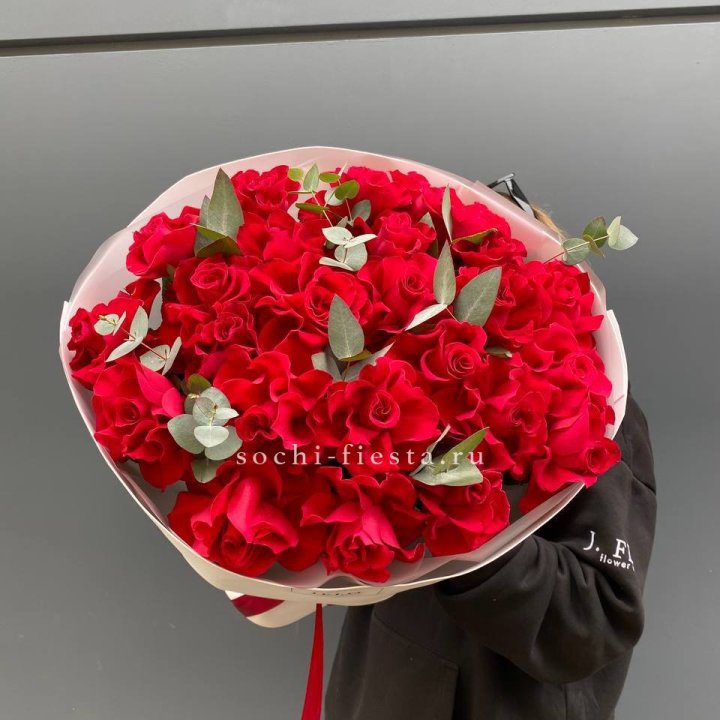 23 Красных французских роз в Сириусе