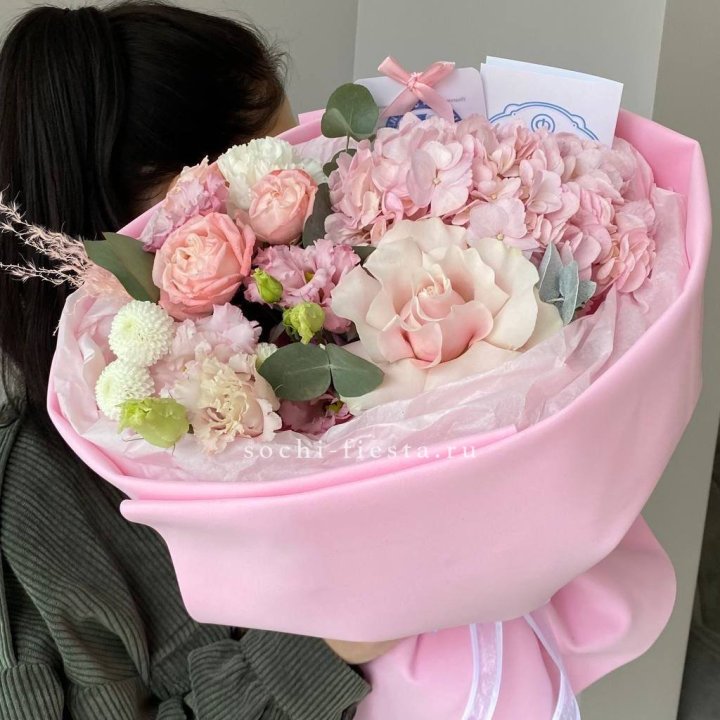 Авторский букет "Pinky" в Сириусе