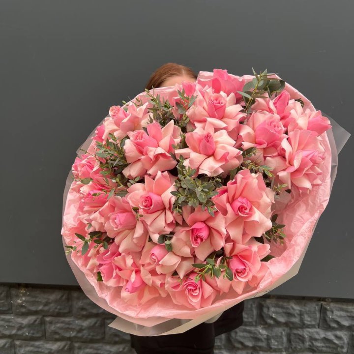  25 розовых французских роз в Сириусе