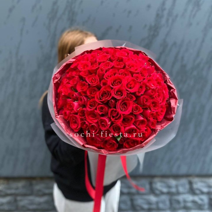 101  красная кенийская роза  в Сириусе