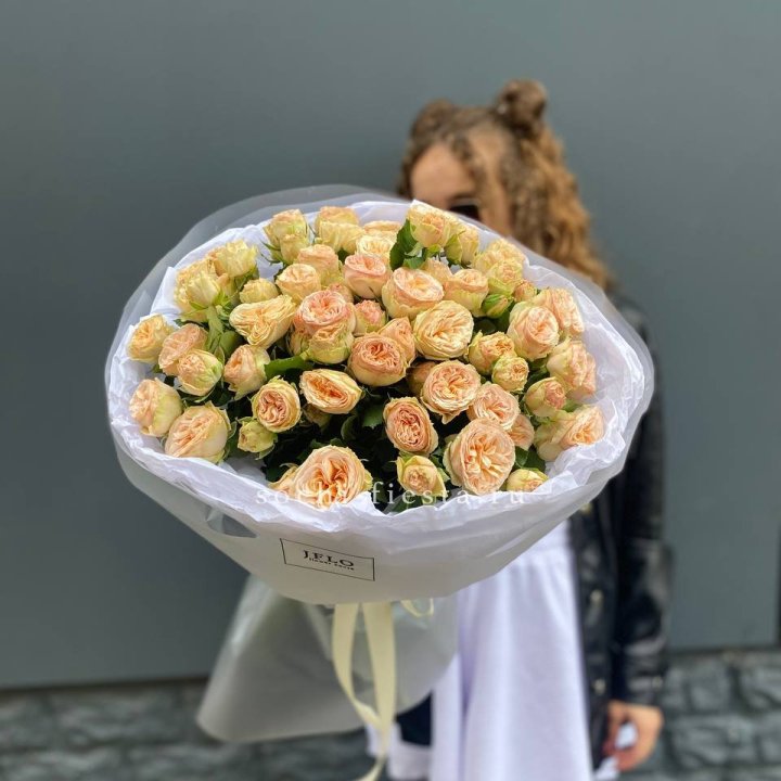 15 пионовидных роз в Сириусе
