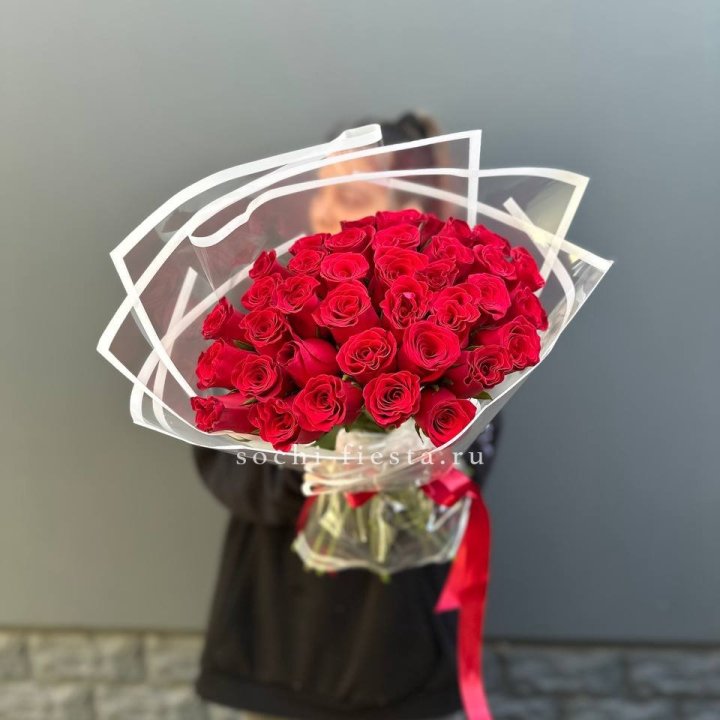 31 красная роза в Сириусе