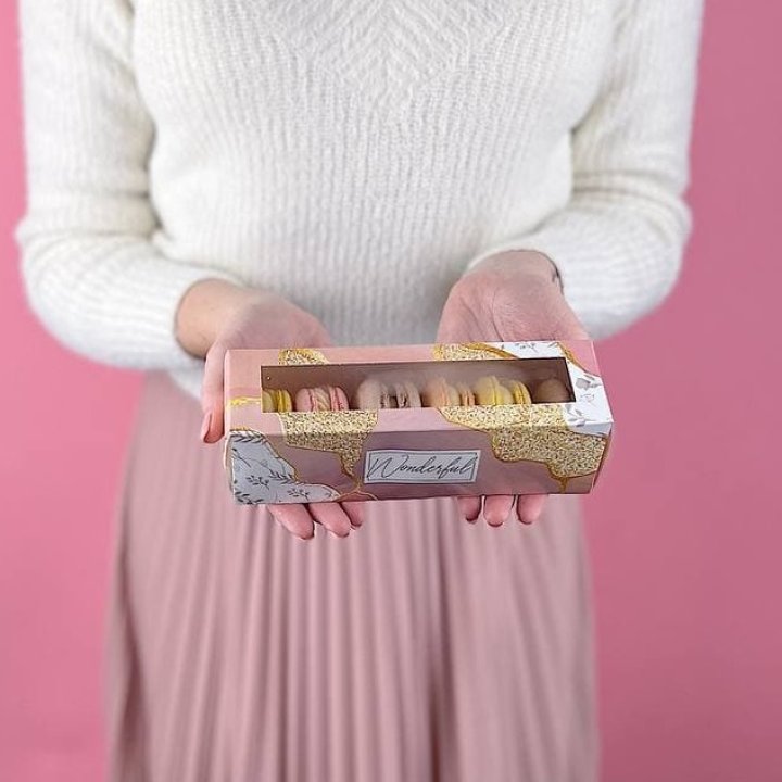 Коробка макаронс L в Сириусе