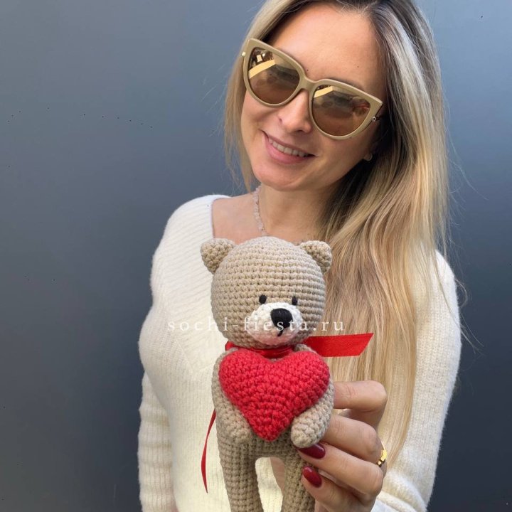 Мишка с сердцем ручной работы в Сириусе