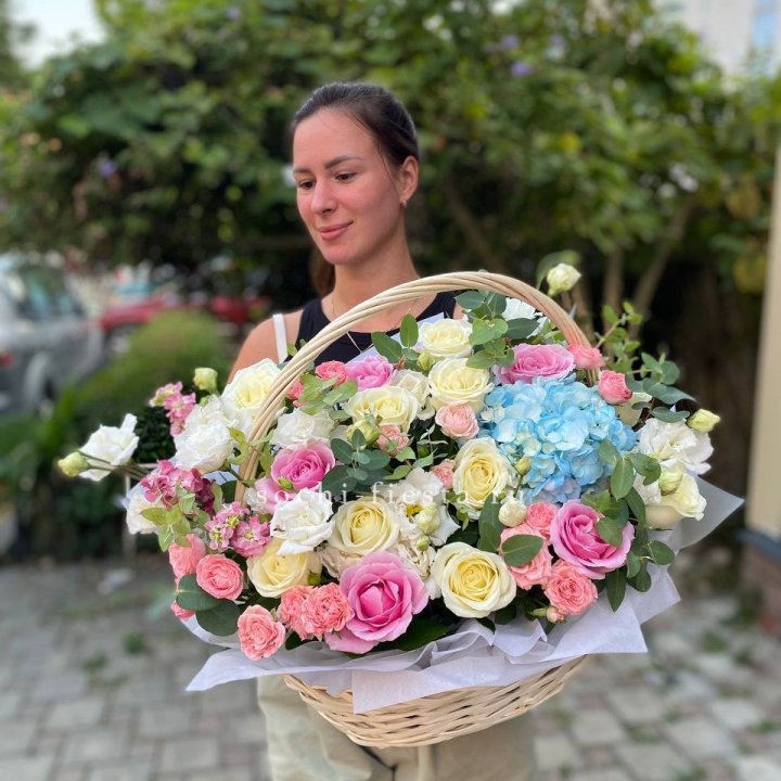 Цветочная корзина №2 в Сириусе
