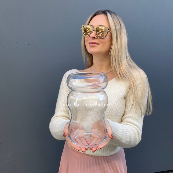 Стеклянная ваза №1 в Сириусе