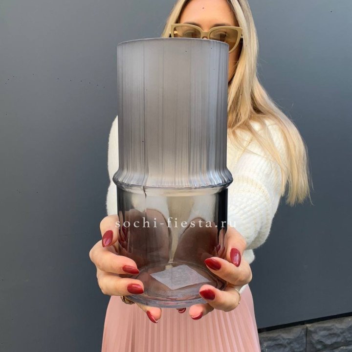 Стеклянная ваза №3 в Сириусе