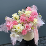 Заказать ЦВЕТЫ В КОРОБКАХ в Сириусе с доставкой и по самым низким ценам